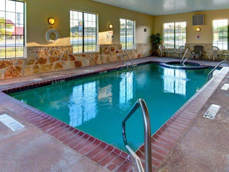 Quality Inn & Suites - Glen Rose Esterno foto