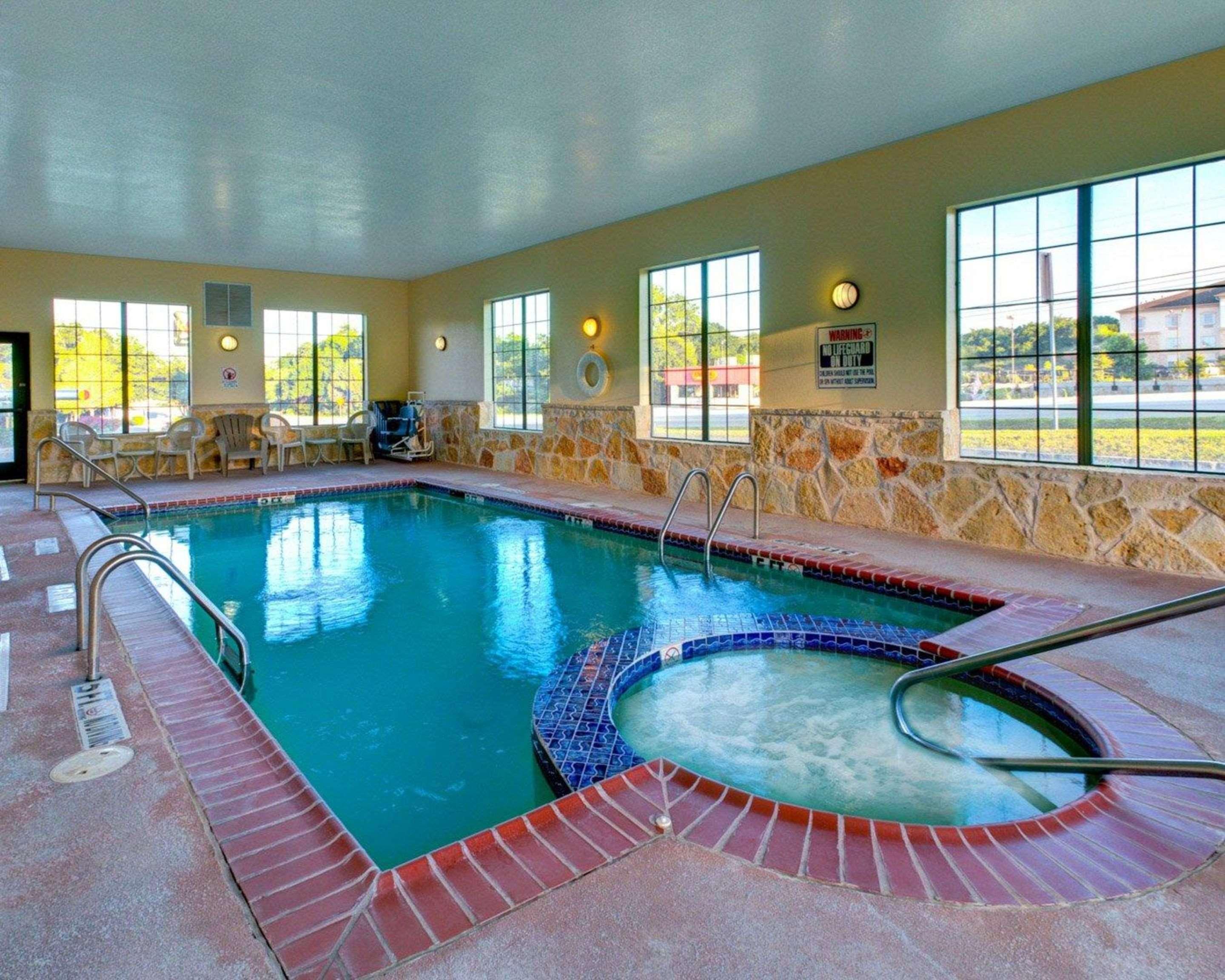 Quality Inn & Suites - Glen Rose Esterno foto